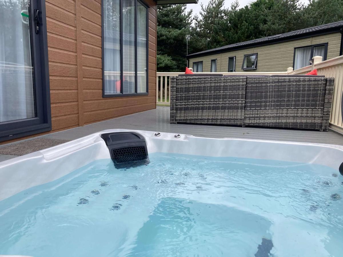 Gleneagles Lodge With Hot Tub York Dış mekan fotoğraf