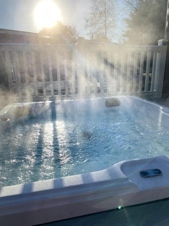 Gleneagles Lodge With Hot Tub York Dış mekan fotoğraf